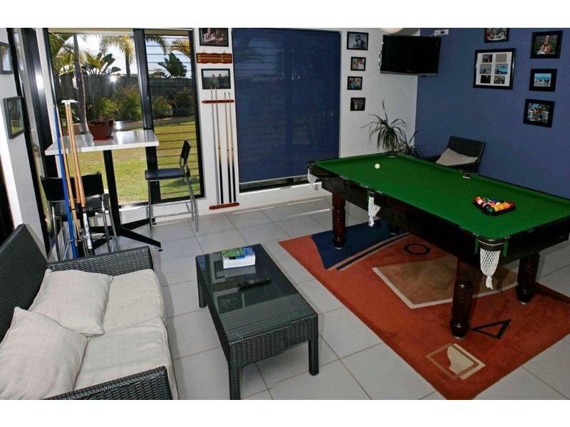 7 Tuckeroo Close, Coral Cove QLD 4670