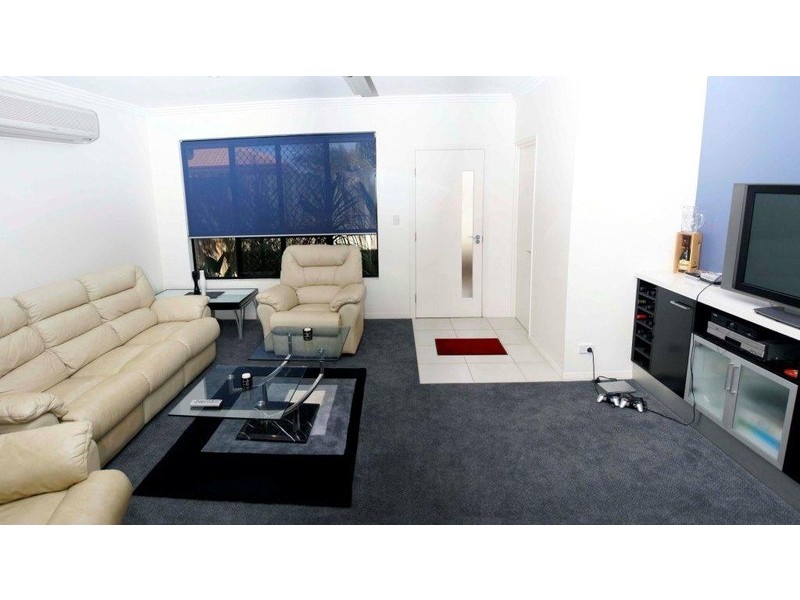 7 Tuckeroo Close, Coral Cove QLD 4670