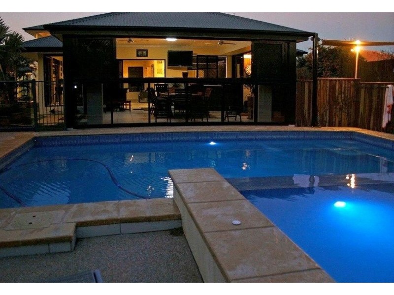 7 Tuckeroo Close, Coral Cove QLD 4670