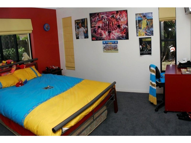 7 Tuckeroo Close, Coral Cove QLD 4670