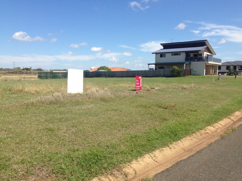 27 Emperor Drive, Elliott Heads QLD 4670