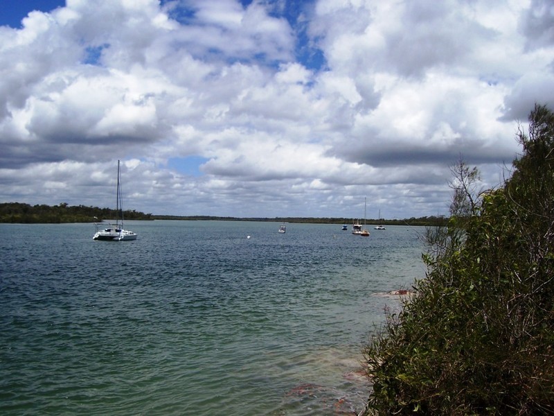 1 Allana Court, Elliott Heads QLD 4670