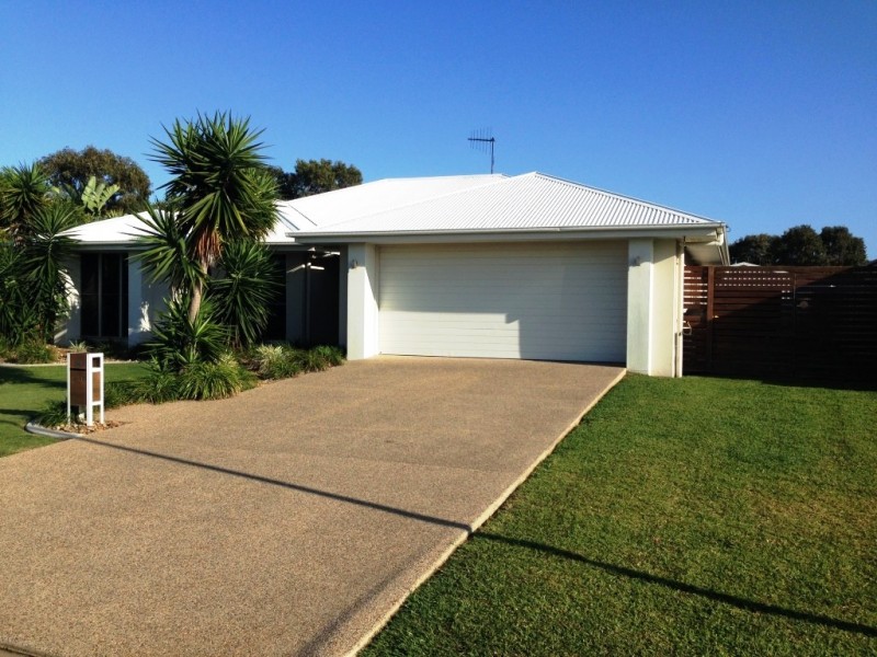 60 Bisdee Street, Coral Cove QLD 4670