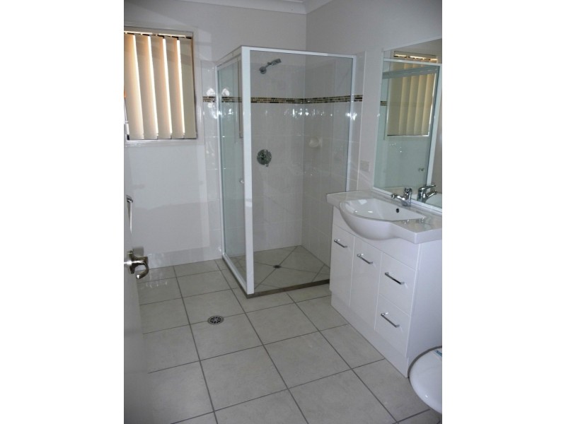 17 Back Hill Place, Coral Cove QLD 4670