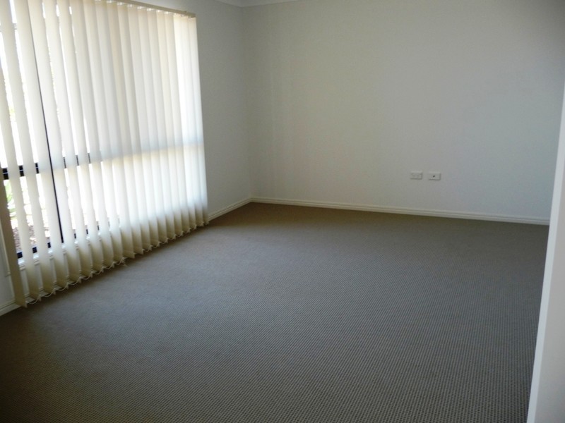 17 Back Hill Place, Coral Cove QLD 4670