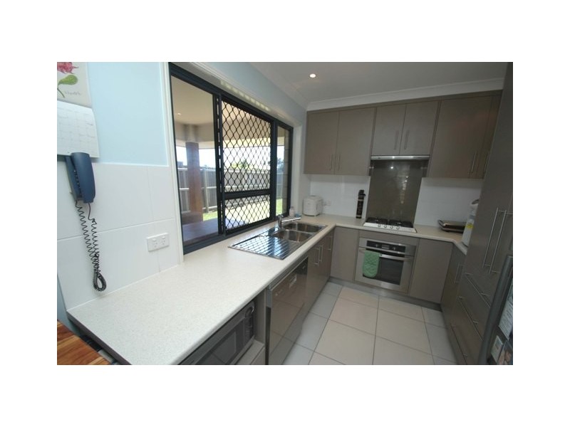Unit 1/151 Logan road, Innes Park QLD 4670