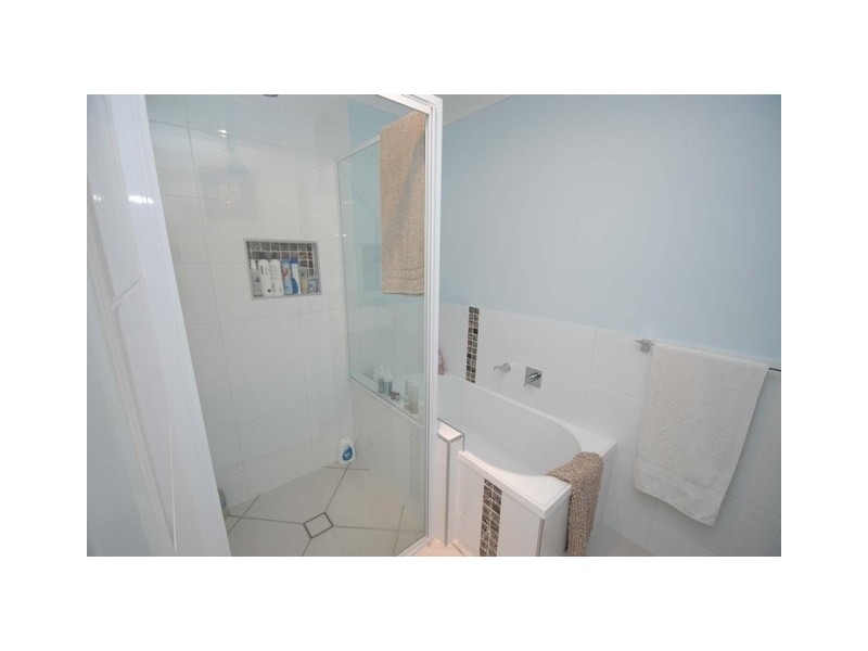 Unit 1/151 Logan road, Innes Park QLD 4670