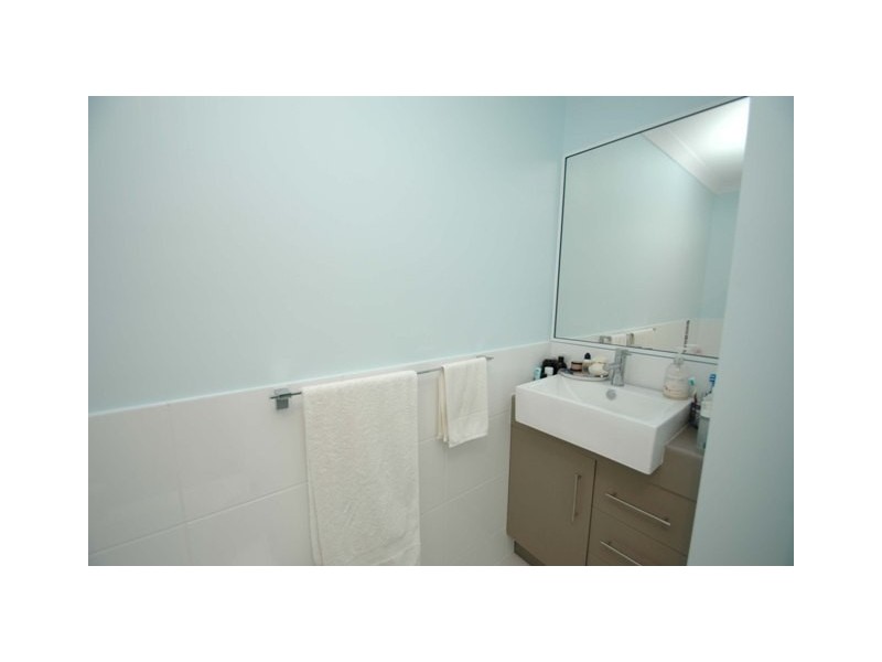 Unit 1/151 Logan road, Innes Park QLD 4670