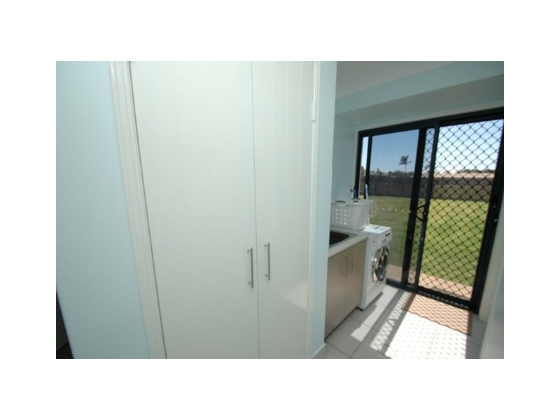 Unit 1/151 Logan road, Innes Park QLD 4670