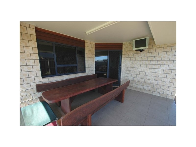 Unit 1/151 Logan road, Innes Park QLD 4670