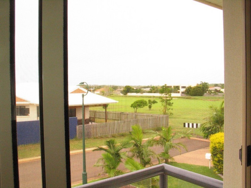 22 Toppers Drive, Coral Cove QLD 4670