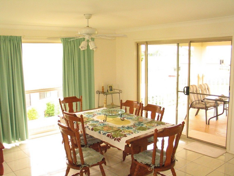 22 Toppers Drive, Coral Cove QLD 4670
