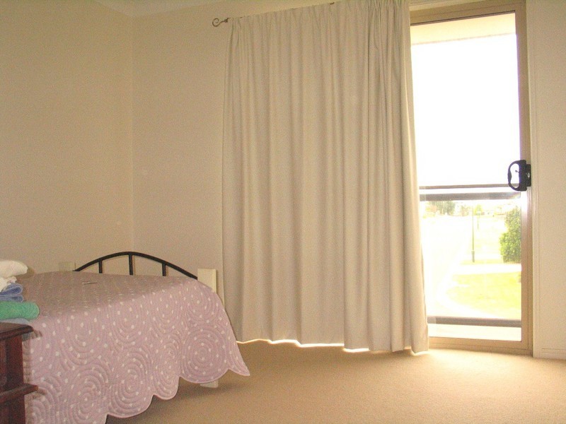 22 Toppers Drive, Coral Cove QLD 4670