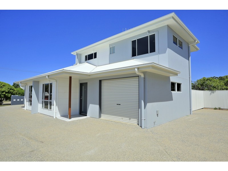2/11 Holland Street, Bargara QLD 4670