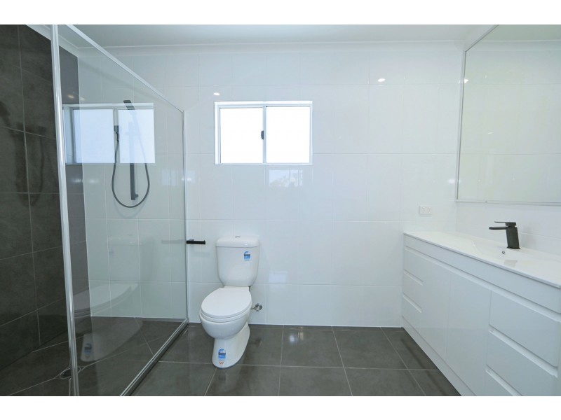 2/11 Holland Street, Bargara QLD 4670