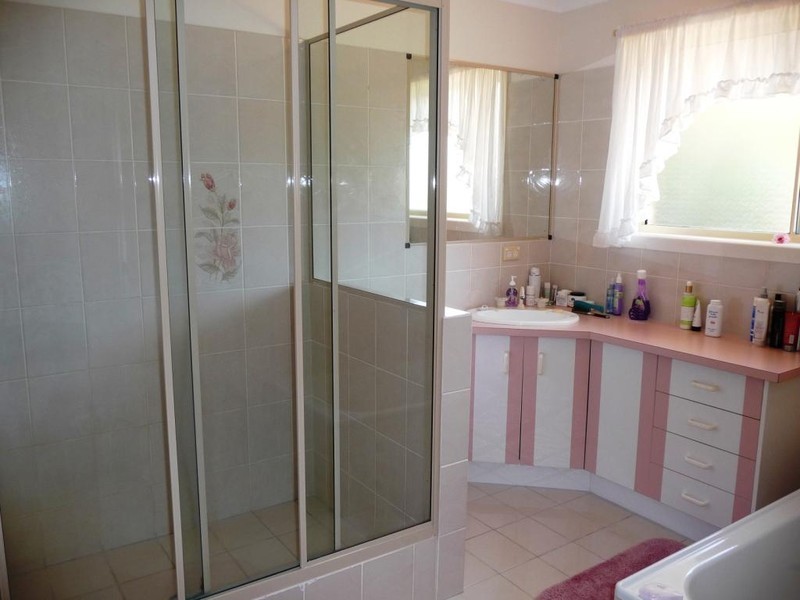 46 Barolin Esplanade, Coral Cove QLD 4670