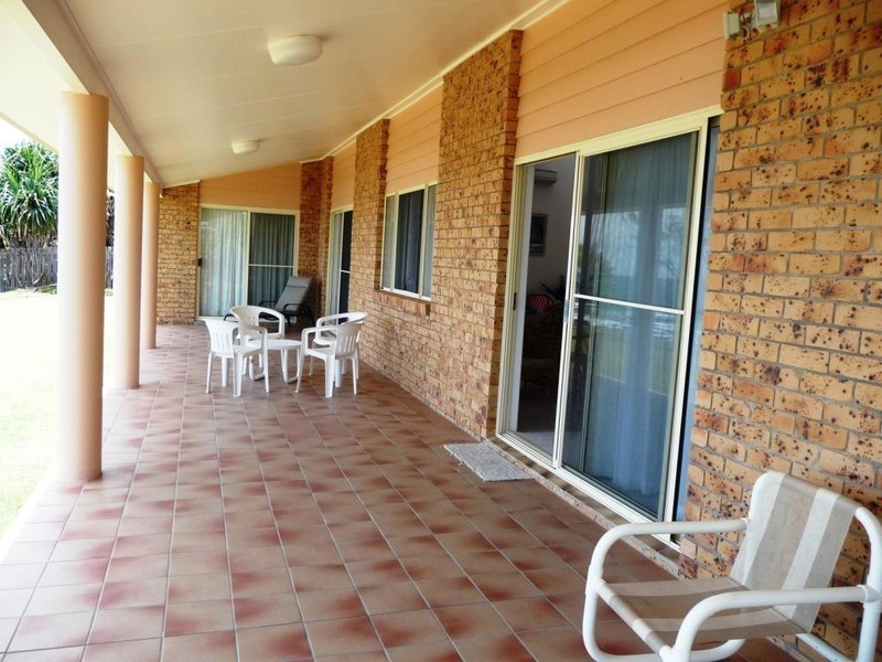 46 Barolin Esplanade, Coral Cove QLD 4670