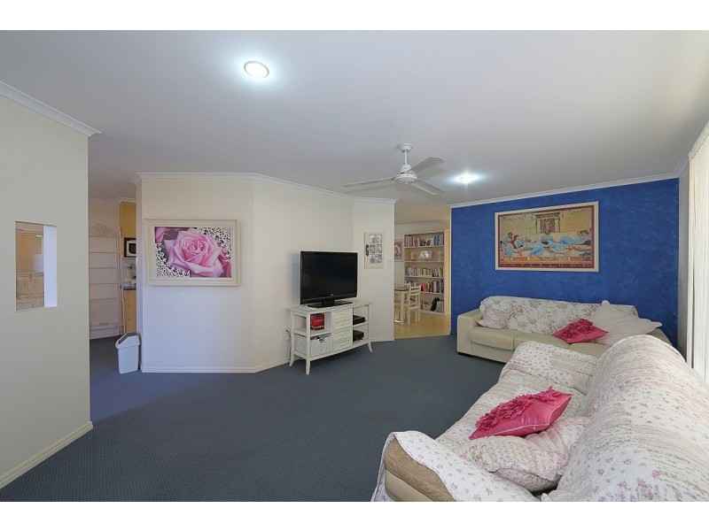 6 Belmonte Drive, Coral Cove QLD 4670