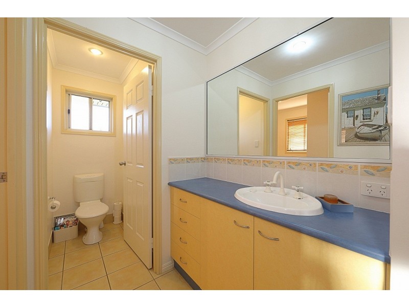 6 Belmonte Drive, Coral Cove QLD 4670