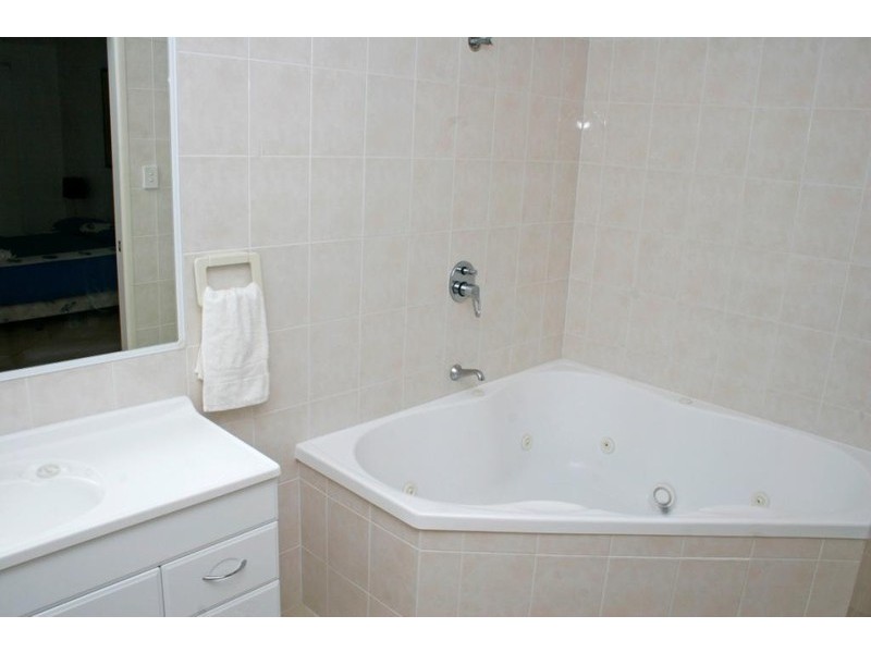 Villa 2 TurtleCove , 16 Selmar Place, Innes Park QLD 4670