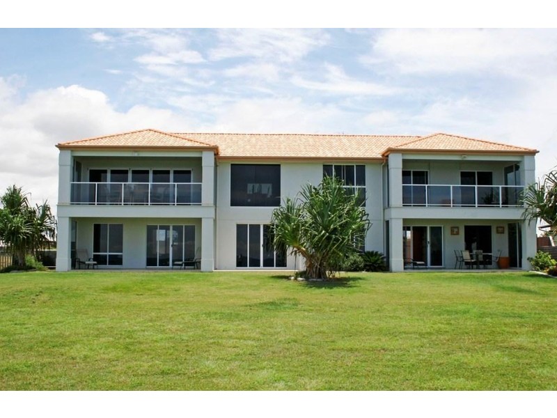 Villa 2 TurtleCove , 16 Selmar Place, Innes Park QLD 4670