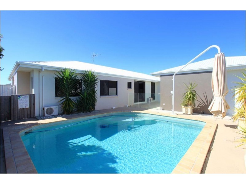 3 Tuckeroo Close, Coral Cove QLD 4670