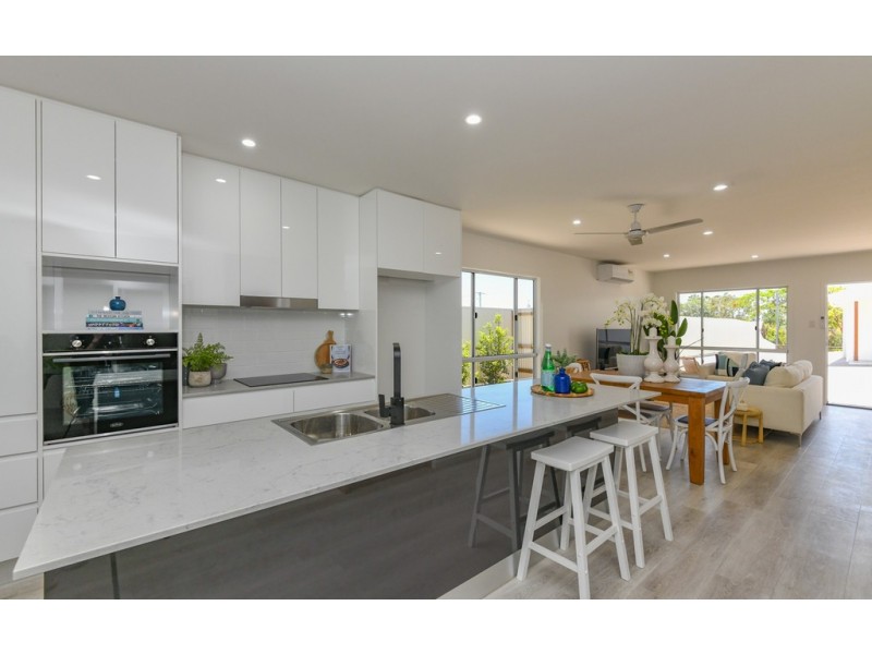 3/11 Holland Street, Bargara QLD 4670