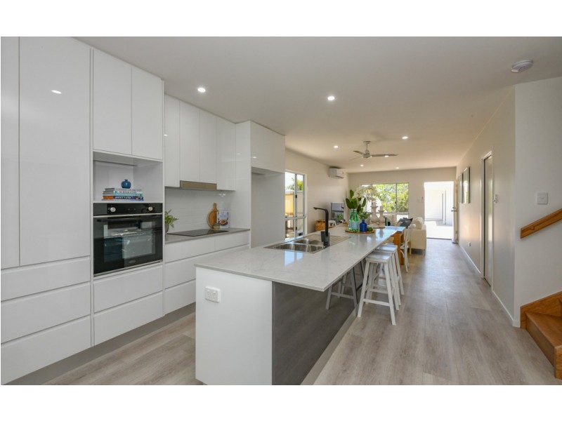 3/11 Holland Street, Bargara QLD 4670