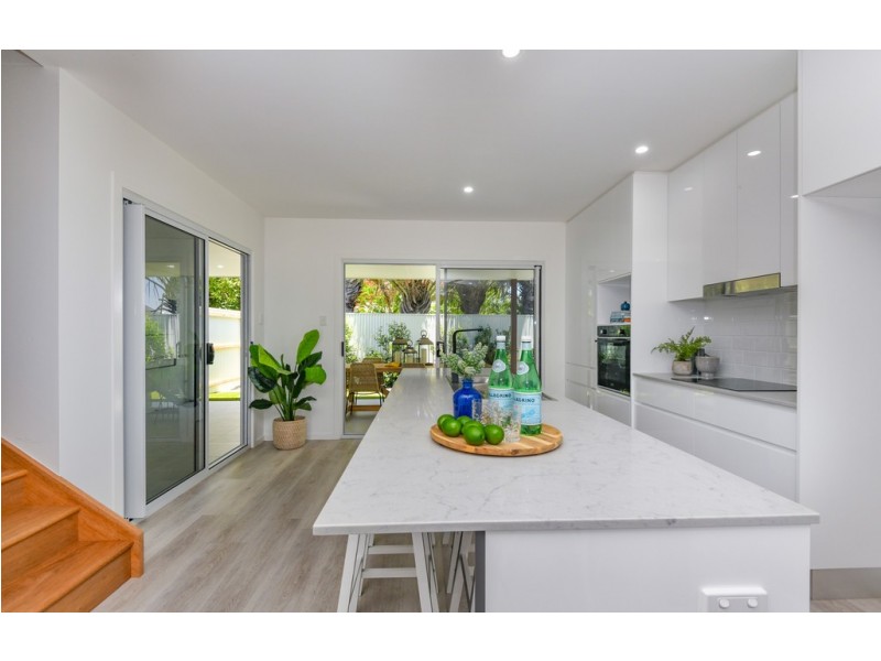 3/11 Holland Street, Bargara QLD 4670