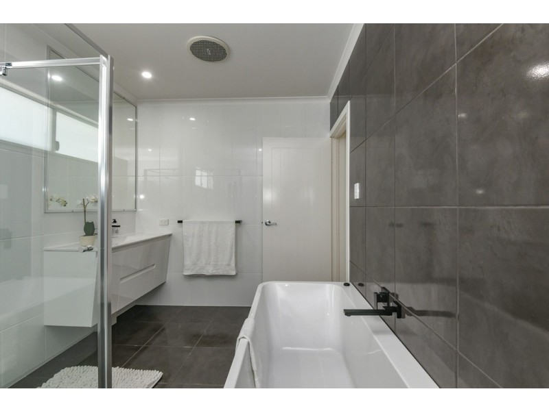 3/11 Holland Street, Bargara QLD 4670