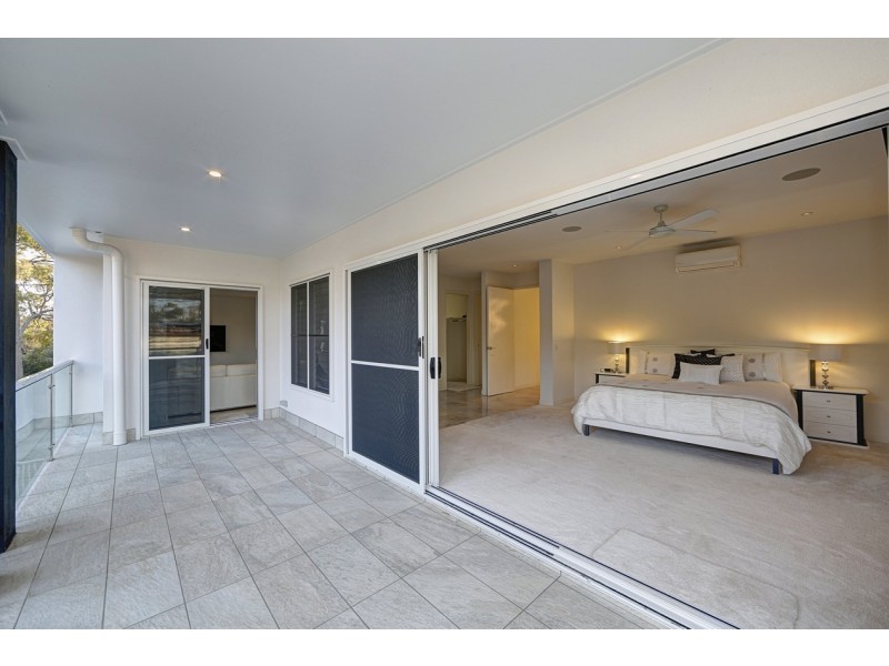 51 McIntosh Avenue, Elliott Heads QLD 4670