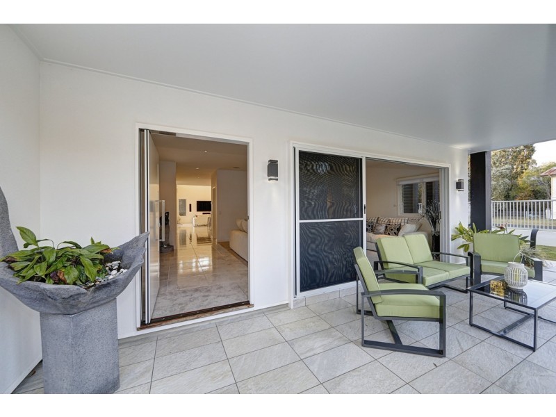 51 McIntosh Avenue, Elliott Heads QLD 4670