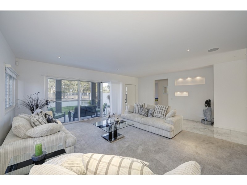 51 McIntosh Avenue, Elliott Heads QLD 4670