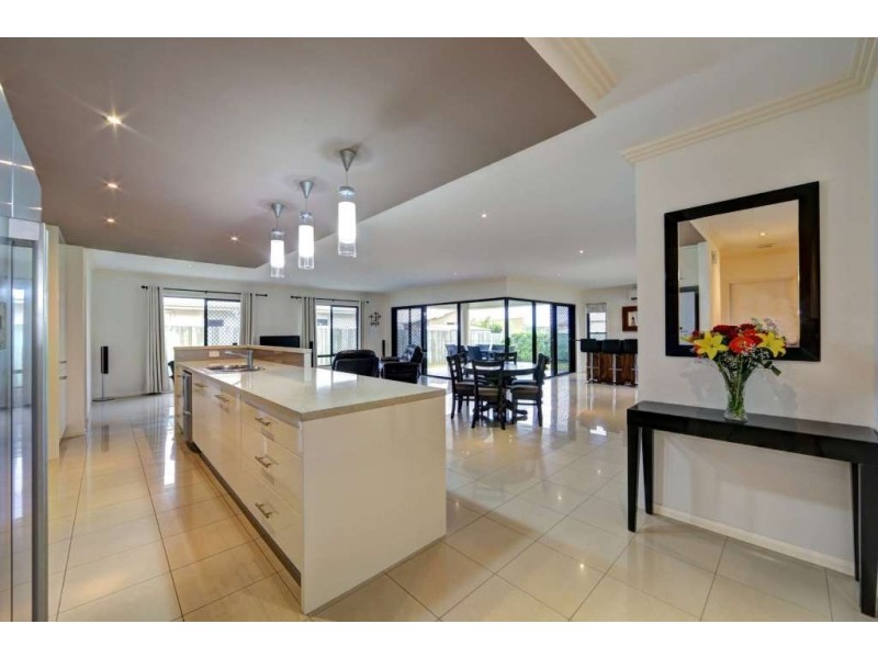 4 Chantilly Street, Bargara QLD 4670