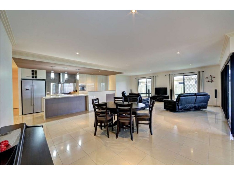 4 Chantilly Street, Bargara QLD 4670