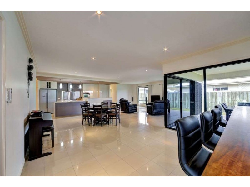 4 Chantilly Street, Bargara QLD 4670