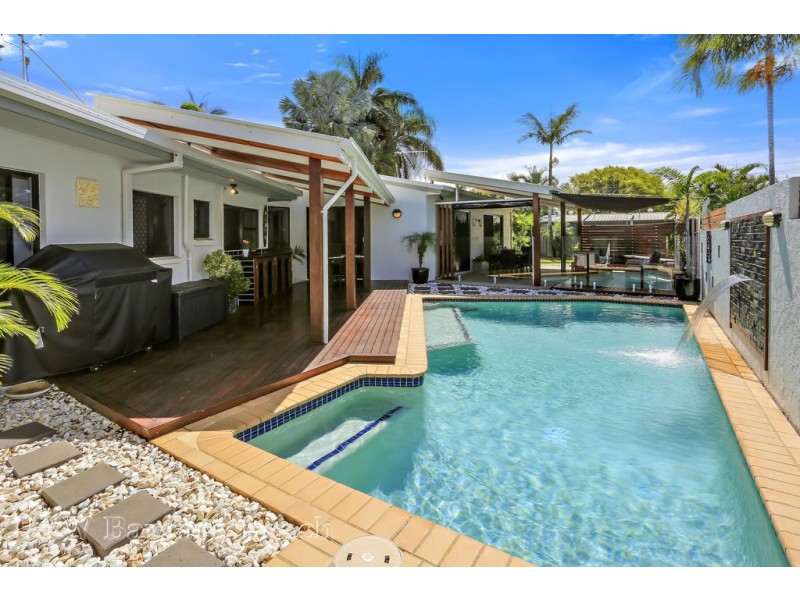 16 Dooley Street, Bargara QLD 4670