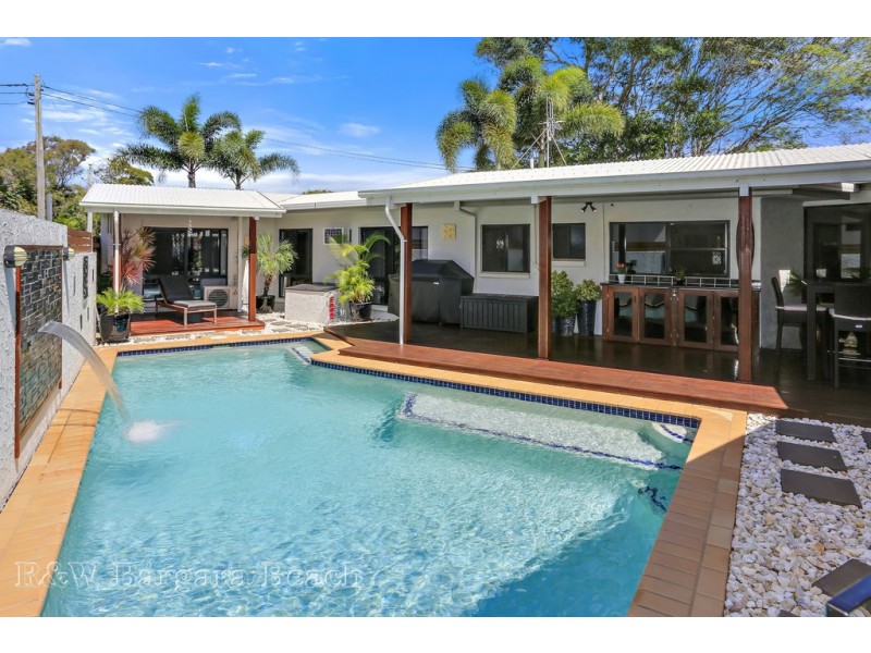 16 Dooley Street, Bargara QLD 4670