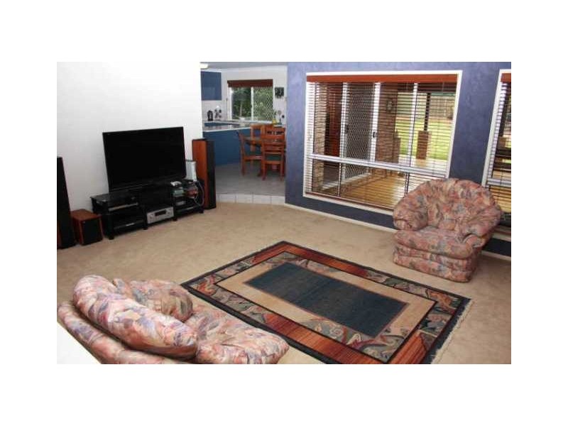 8 Forbes Court, Avoca QLD 4670