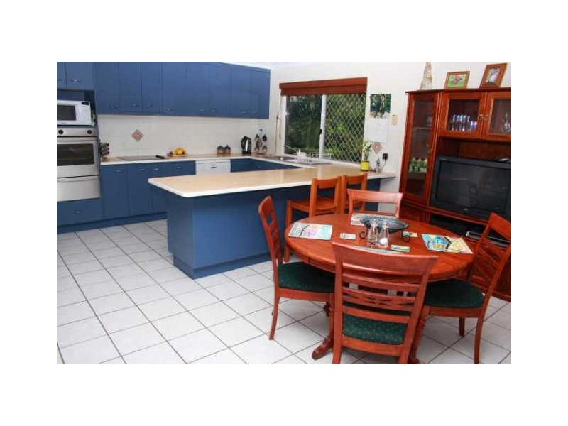 8 Forbes Court, Avoca QLD 4670