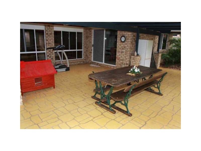 8 Forbes Court, Avoca QLD 4670