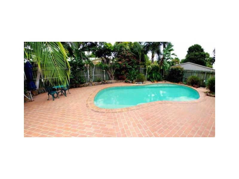 8 Forbes Court, Avoca QLD 4670