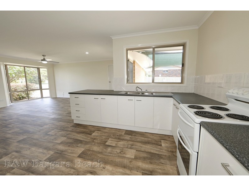 8 Shoreline Crescent, Bargara QLD 4670