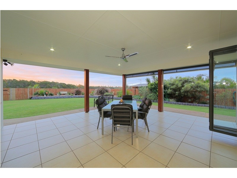 16 Bisdee Street, Coral Cove QLD 4670