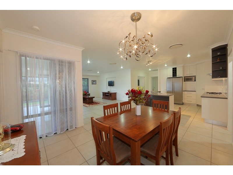 16 Bisdee Street, Coral Cove QLD 4670