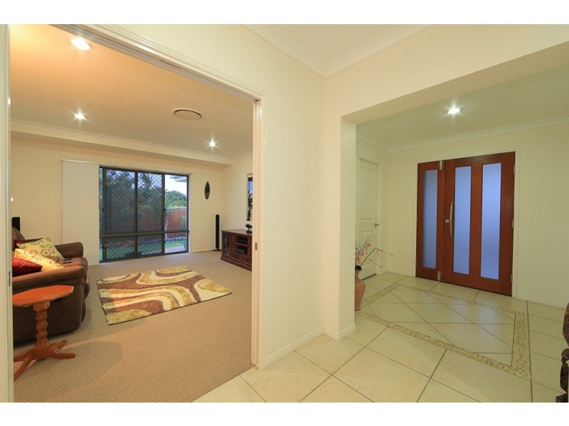 16 Bisdee Street, Coral Cove QLD 4670