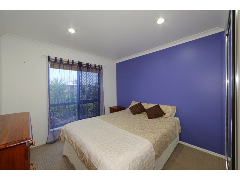 16 Bisdee Street, Coral Cove QLD 4670