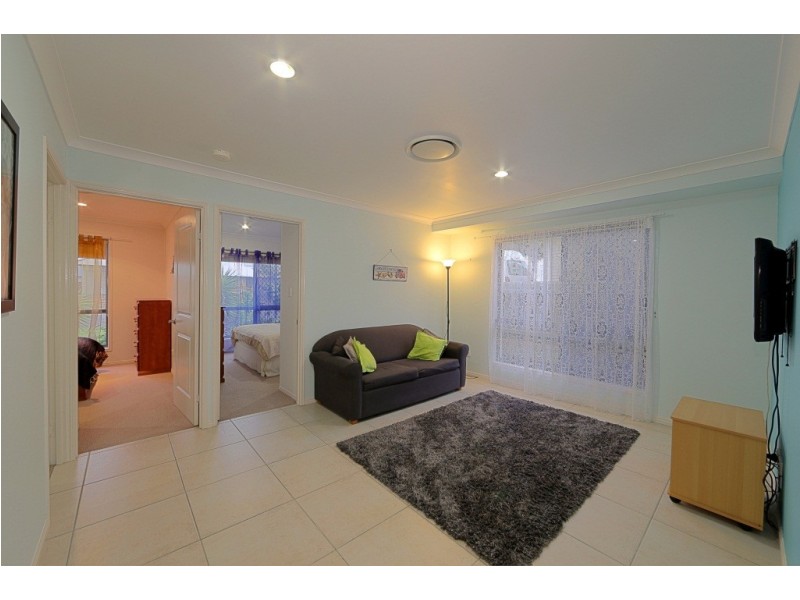 16 Bisdee Street, Coral Cove QLD 4670