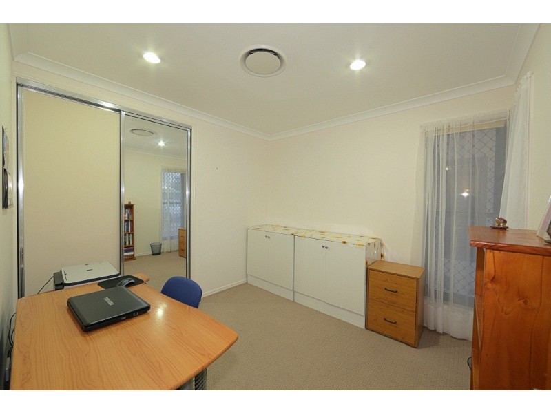 16 Bisdee Street, Coral Cove QLD 4670