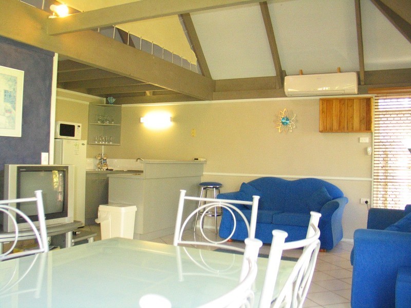 Unit 13 Kellys Beach Resort, 10 Trevors Road, Bargara QLD 4670